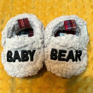 Dearfoams Baby Bear Newborn Slippers